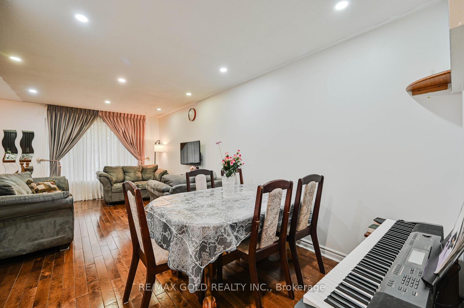 Photo 13 of 52 Crawford Drive, Brampton, Madoc — HOMEH