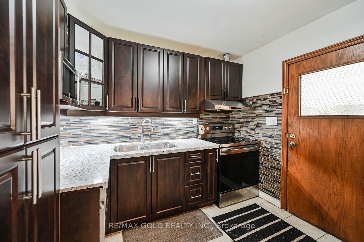 Photo 16 of 52 Crawford Drive, Brampton, Madoc — HOMEH