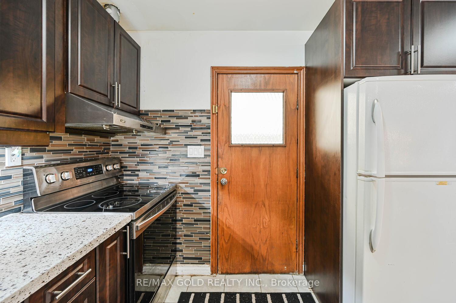 Photo 17 of 52 Crawford Drive, Brampton, Madoc — HOMEH