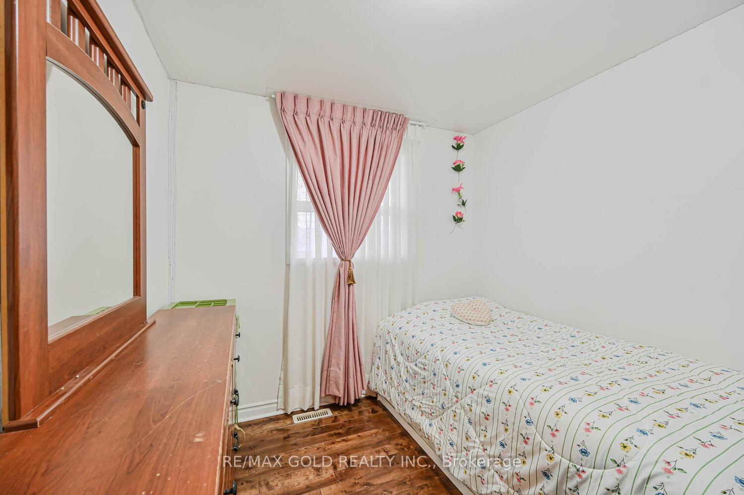 Photo 23 of 52 Crawford Drive, Brampton, Madoc — HOMEH