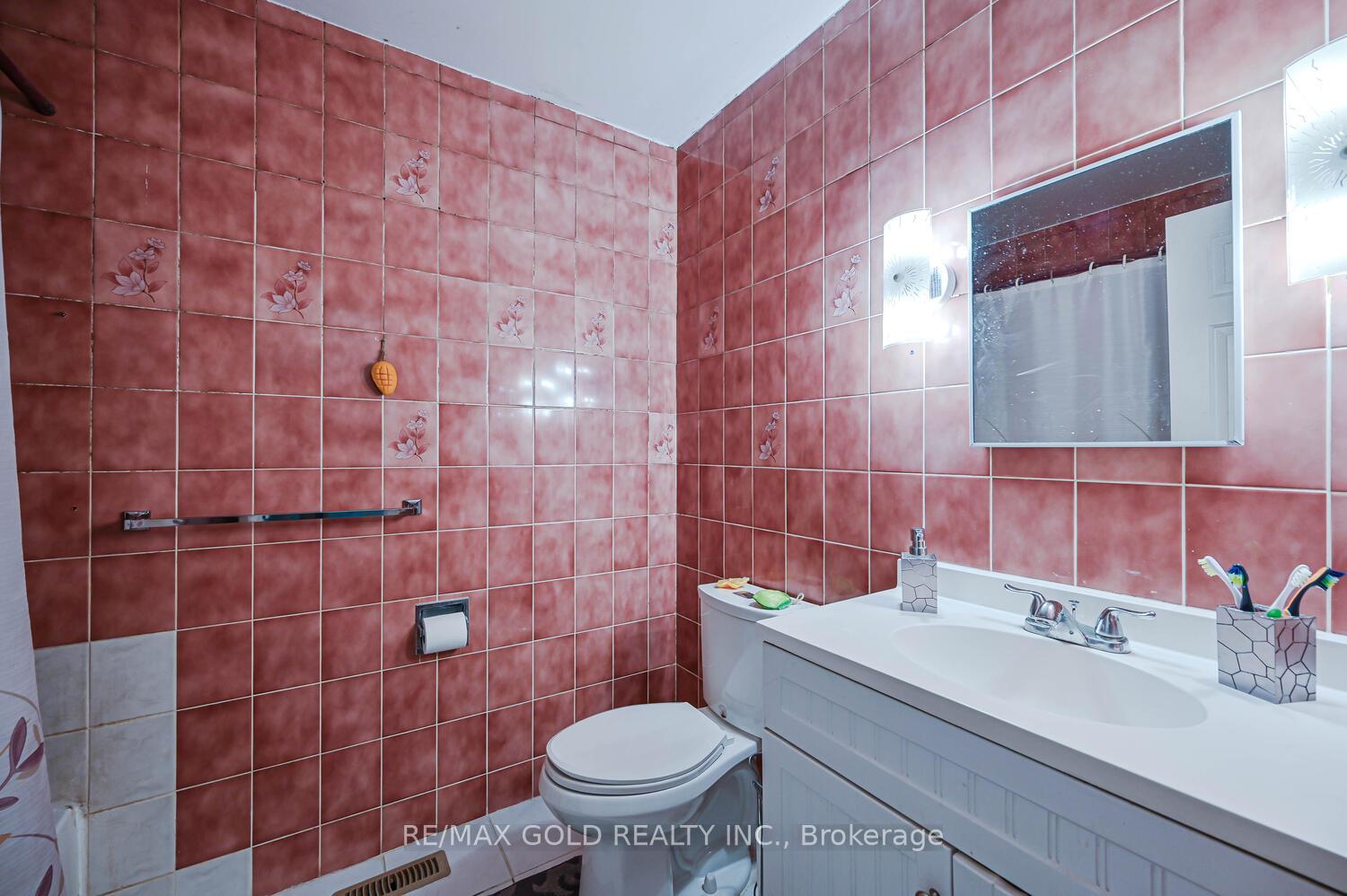 Photo 26 of 52 Crawford Drive, Brampton, Madoc — HOMEH