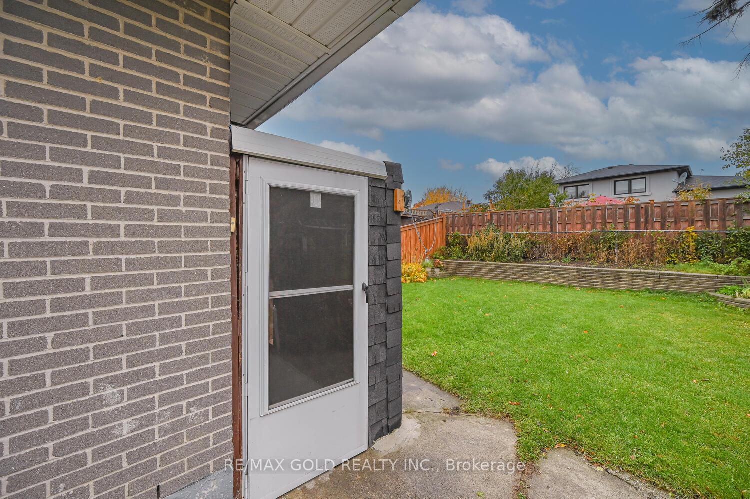Photo 28 of 52 Crawford Drive, Brampton, Madoc — HOMEH