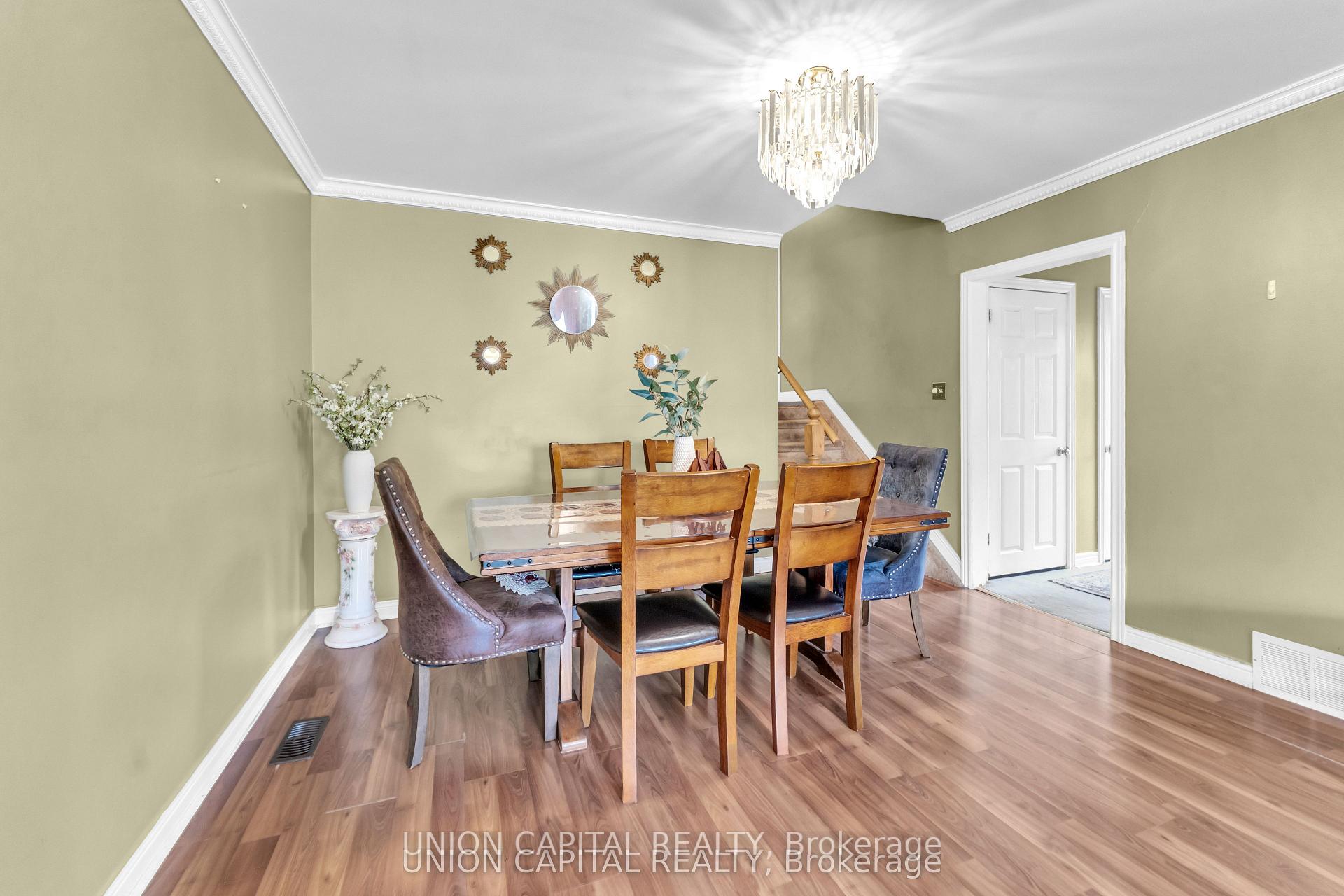 Photo 9 of 19 Ava Court, Brampton, Avondale — HOMEH