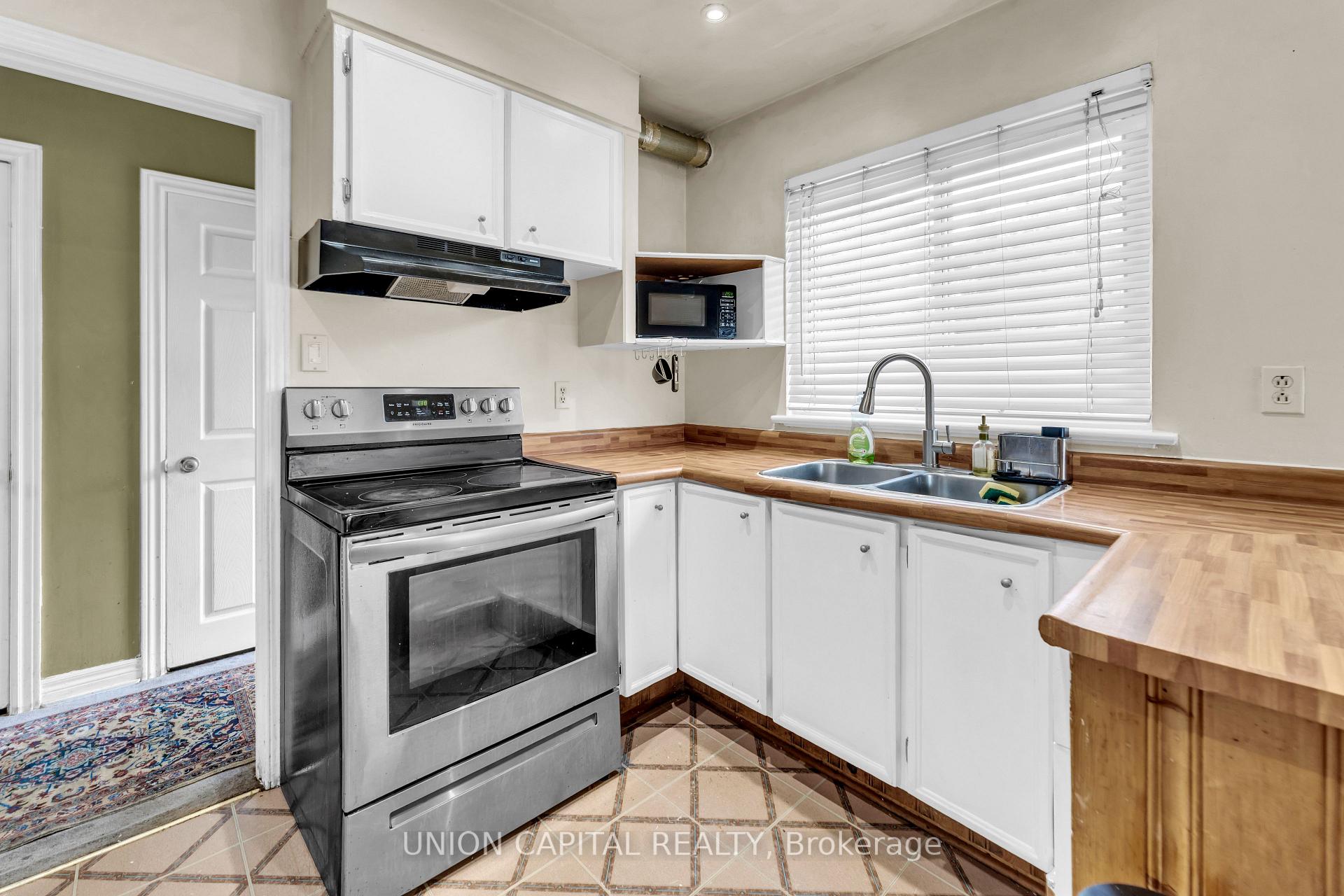 Photo 17 of 19 Ava Court, Brampton, Avondale — HOMEH