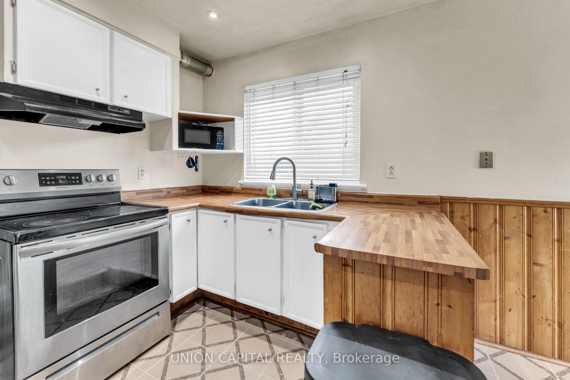 Photo 18 of 19 Ava Court, Brampton, Avondale — HOMEH