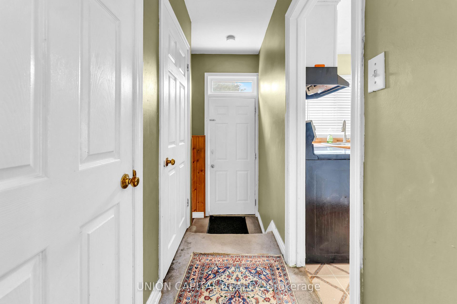 Photo 19 of 19 Ava Court, Brampton, Avondale — HOMEH