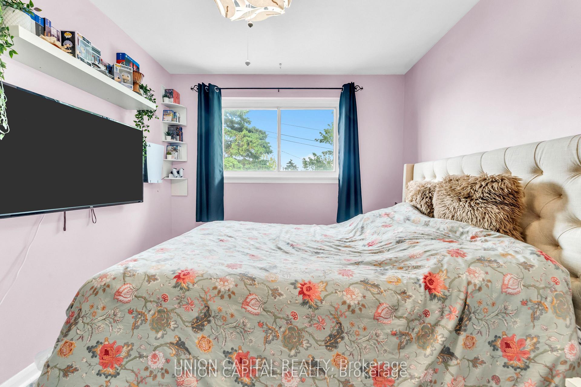 Photo 21 of 19 Ava Court, Brampton, Avondale — HOMEH