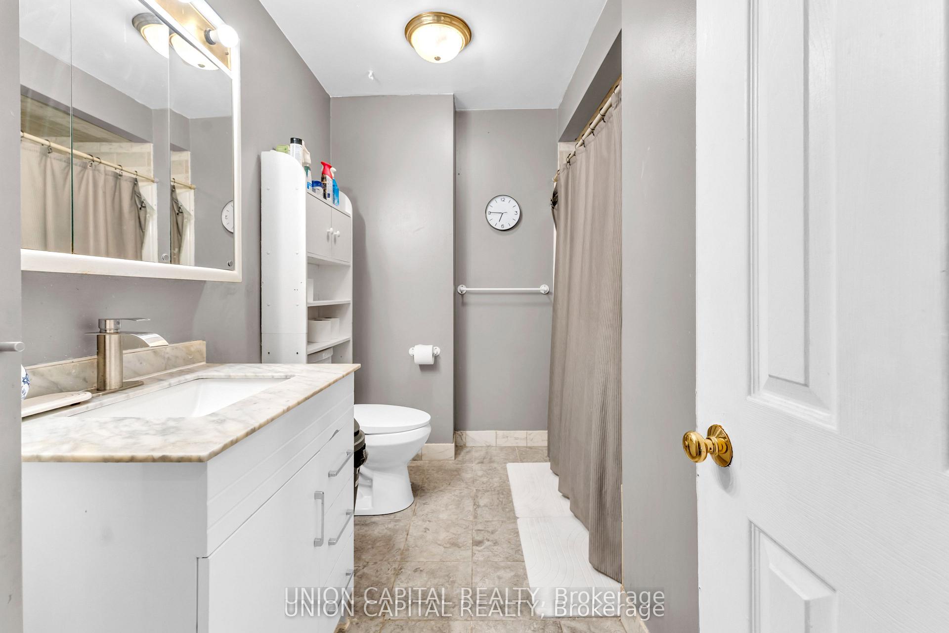 Photo 23 of 19 Ava Court, Brampton, Avondale — HOMEH