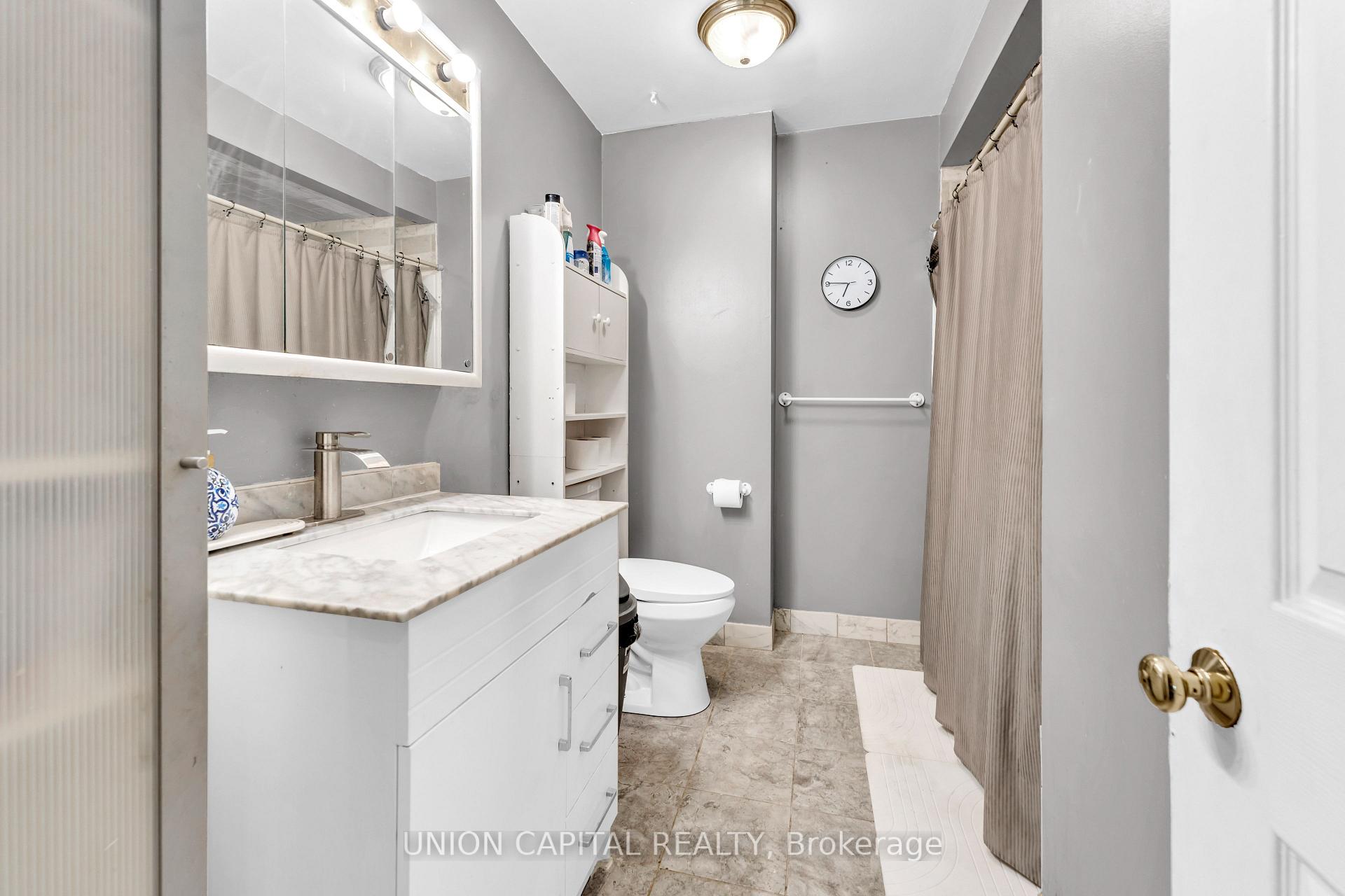 Photo 24 of 19 Ava Court, Brampton, Avondale — HOMEH