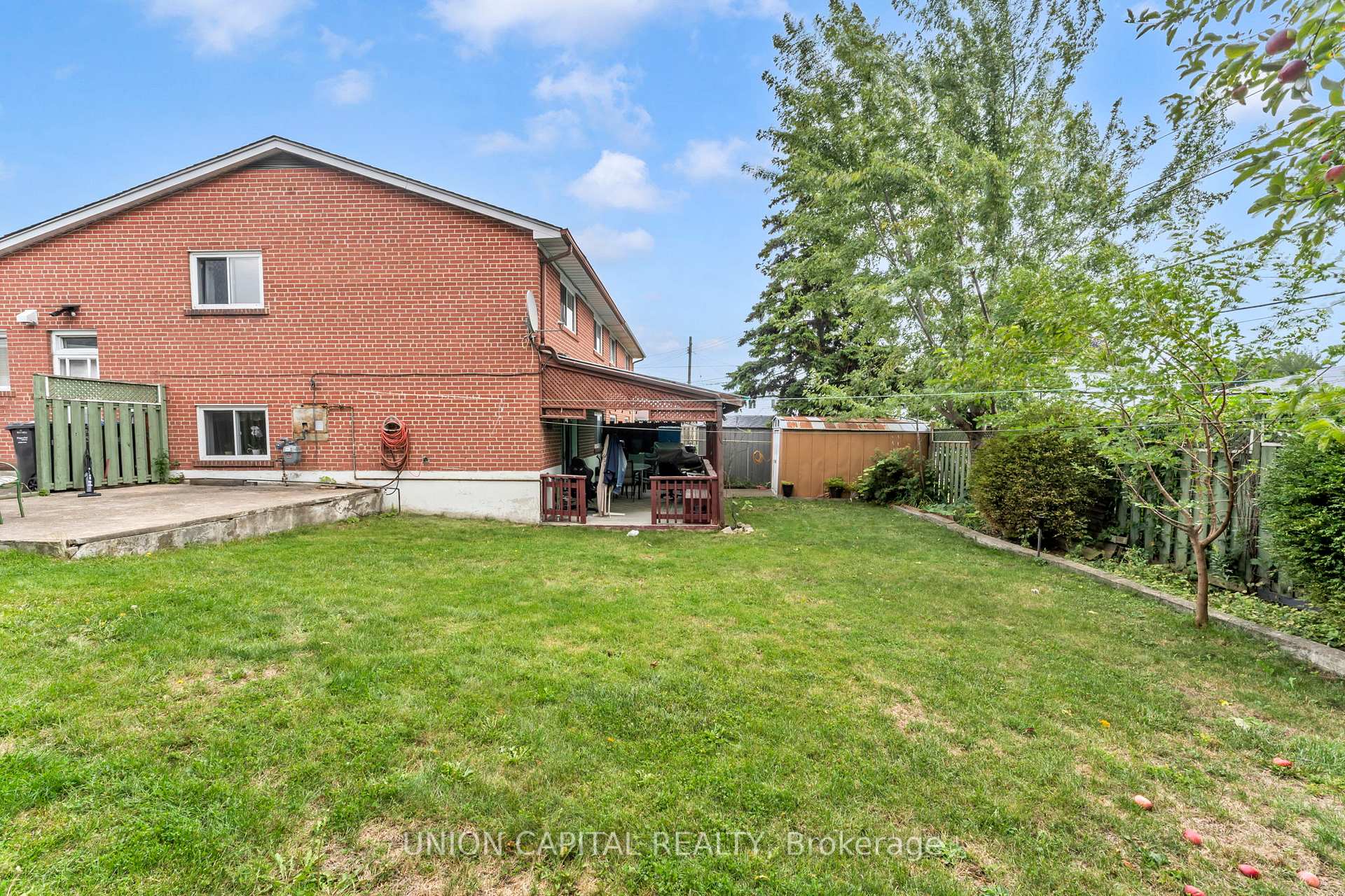 Photo 40 of 19 Ava Court, Brampton, Avondale — HOMEH