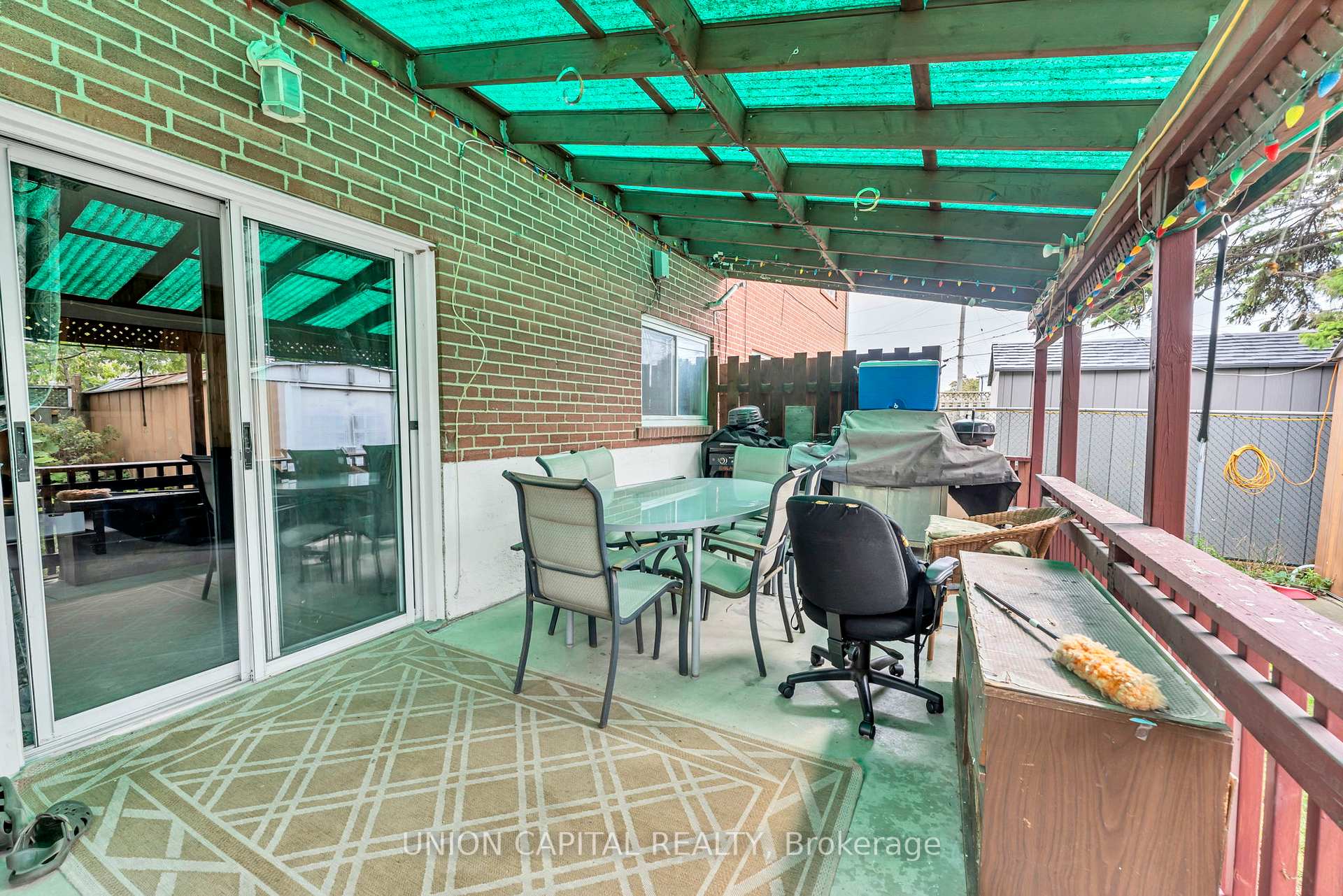 Photo 41 of 19 Ava Court, Brampton, Avondale — HOMEH