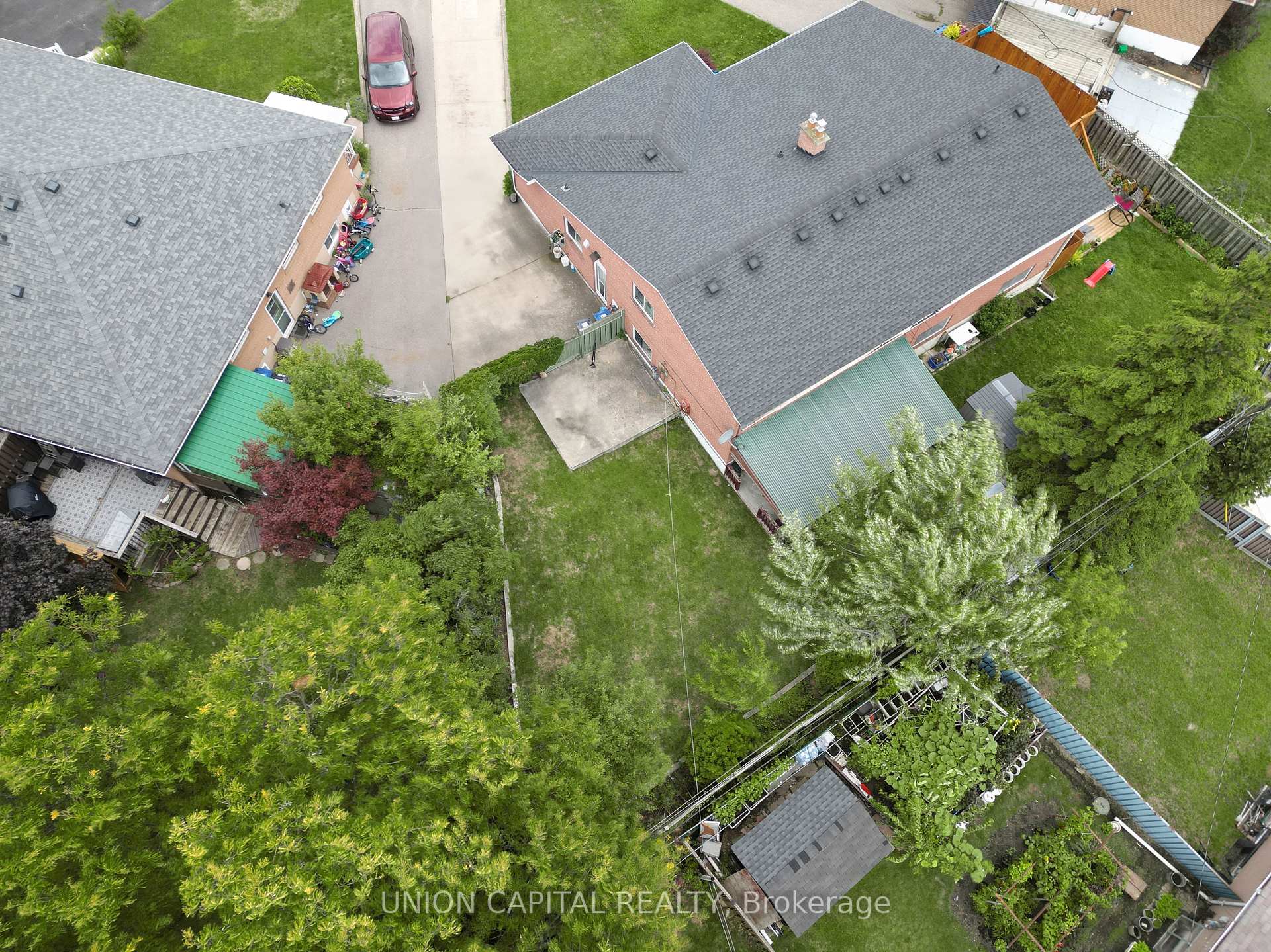 Photo 45 of 19 Ava Court, Brampton, Avondale — HOMEH