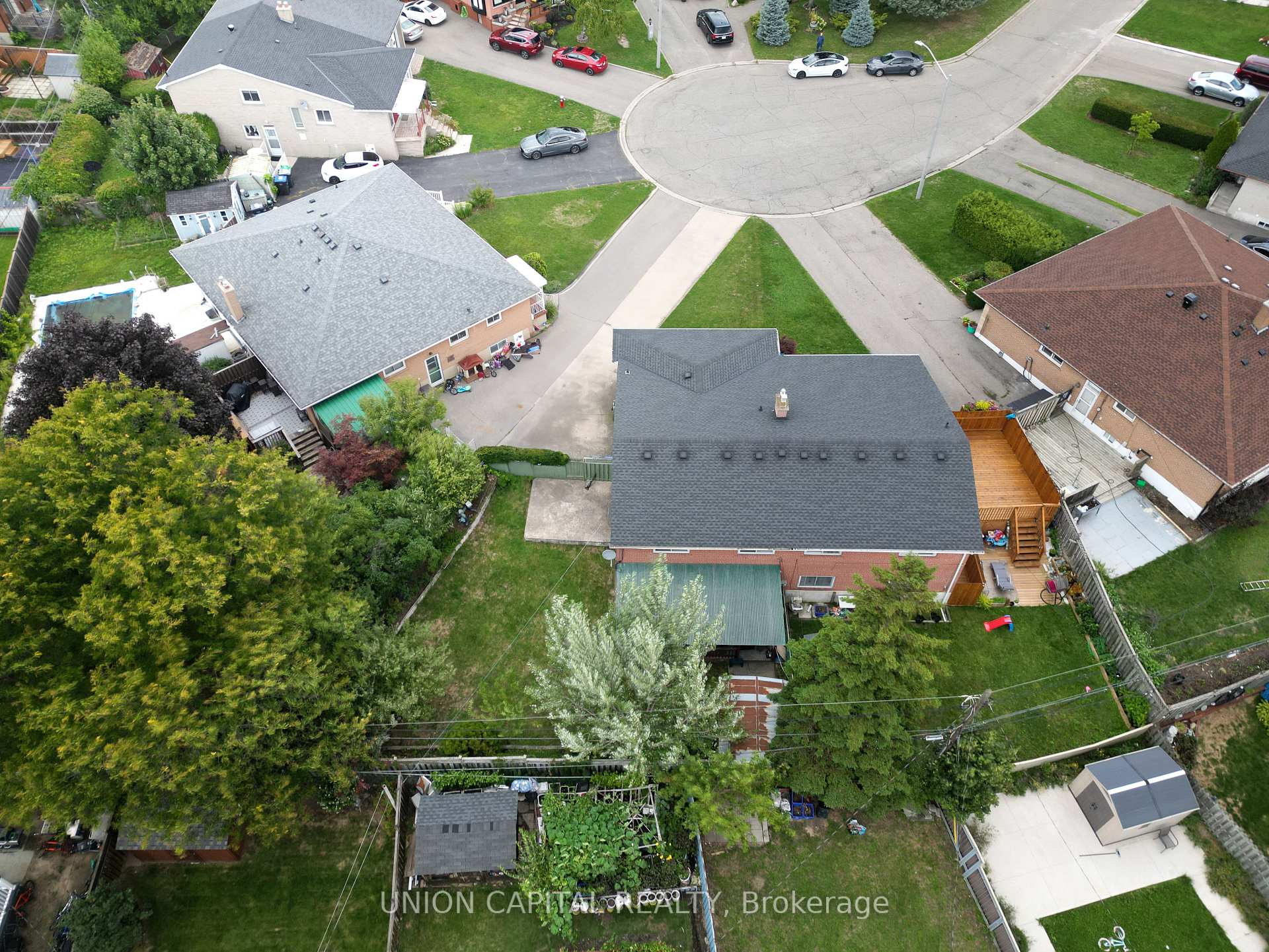 Photo 46 of 19 Ava Court, Brampton, Avondale — HOMEH