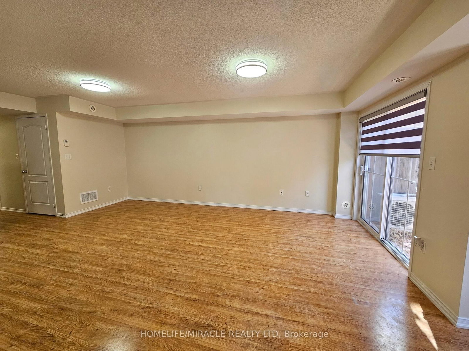 Photo 2 of Unit 21, 2488 Post Rd, Oakville, River Oaks — HOMEH