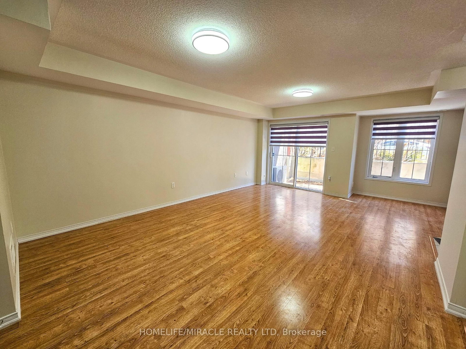 Photo 3 of Unit 21, 2488 Post Rd, Oakville, River Oaks — HOMEH