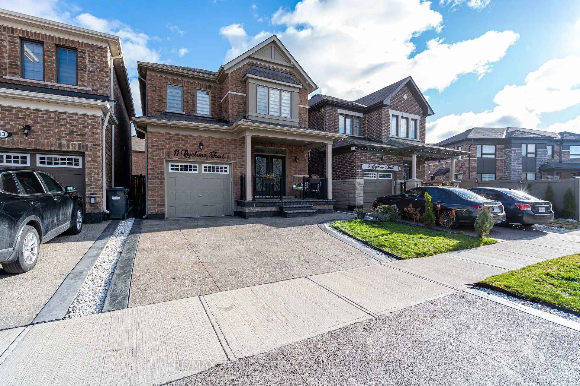 Photo 2 of 11 Cyclone Trail, Brampton, Northwest Brampton — HOMEH