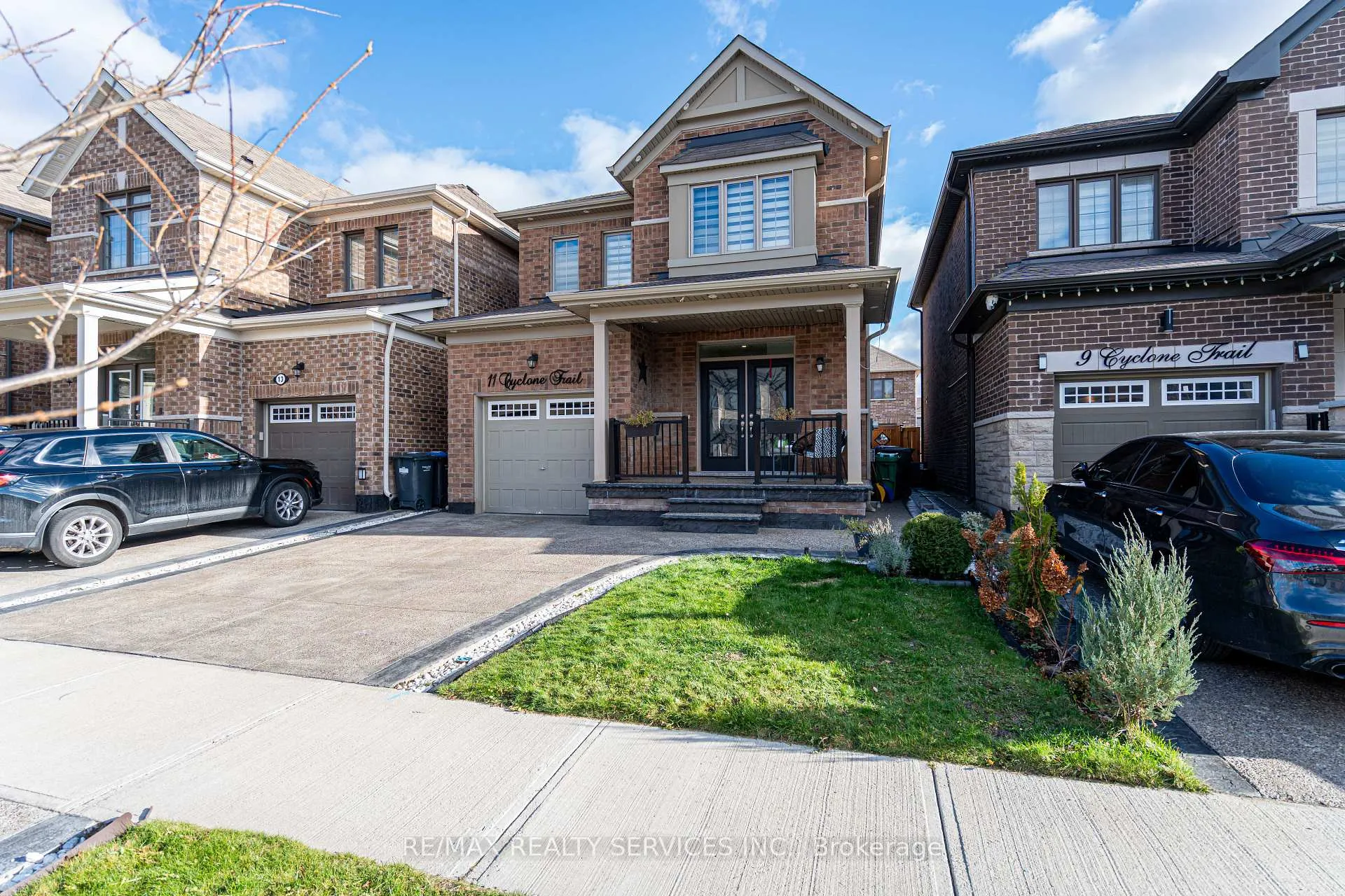 Photo 3 of 11 Cyclone Trail, Brampton, Northwest Brampton — HOMEH