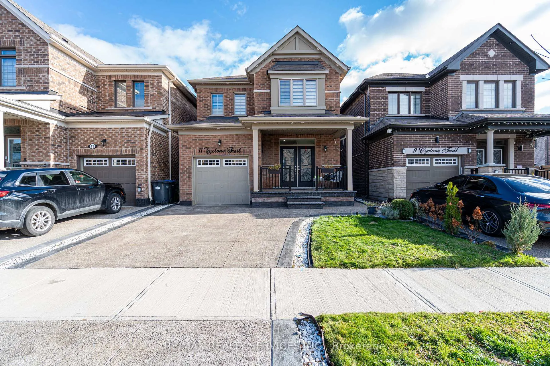 Photo 4 of 11 Cyclone Trail, Brampton, Northwest Brampton — HOMEH