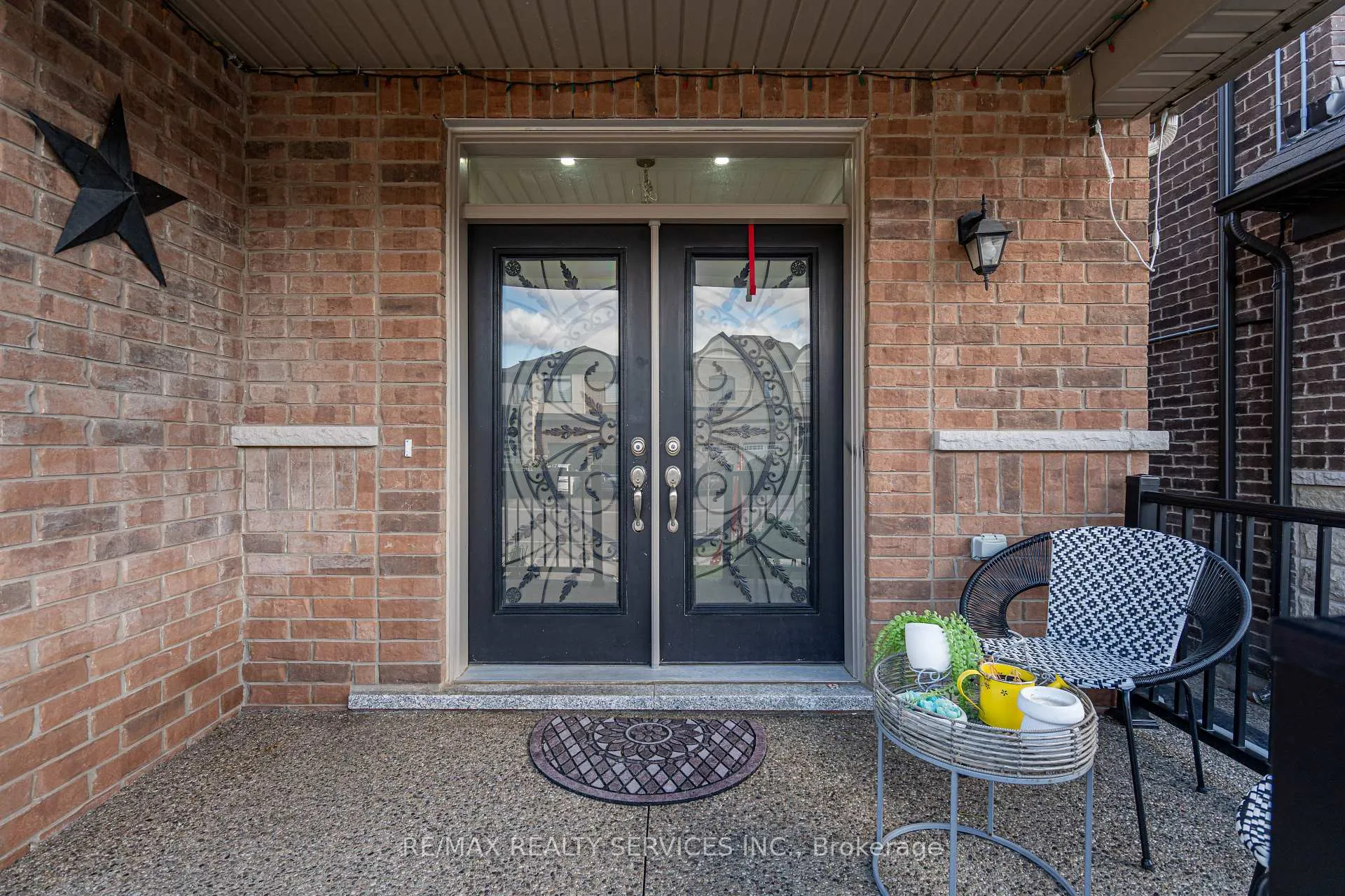 Photo 6 of 11 Cyclone Trail, Brampton, Northwest Brampton — HOMEH