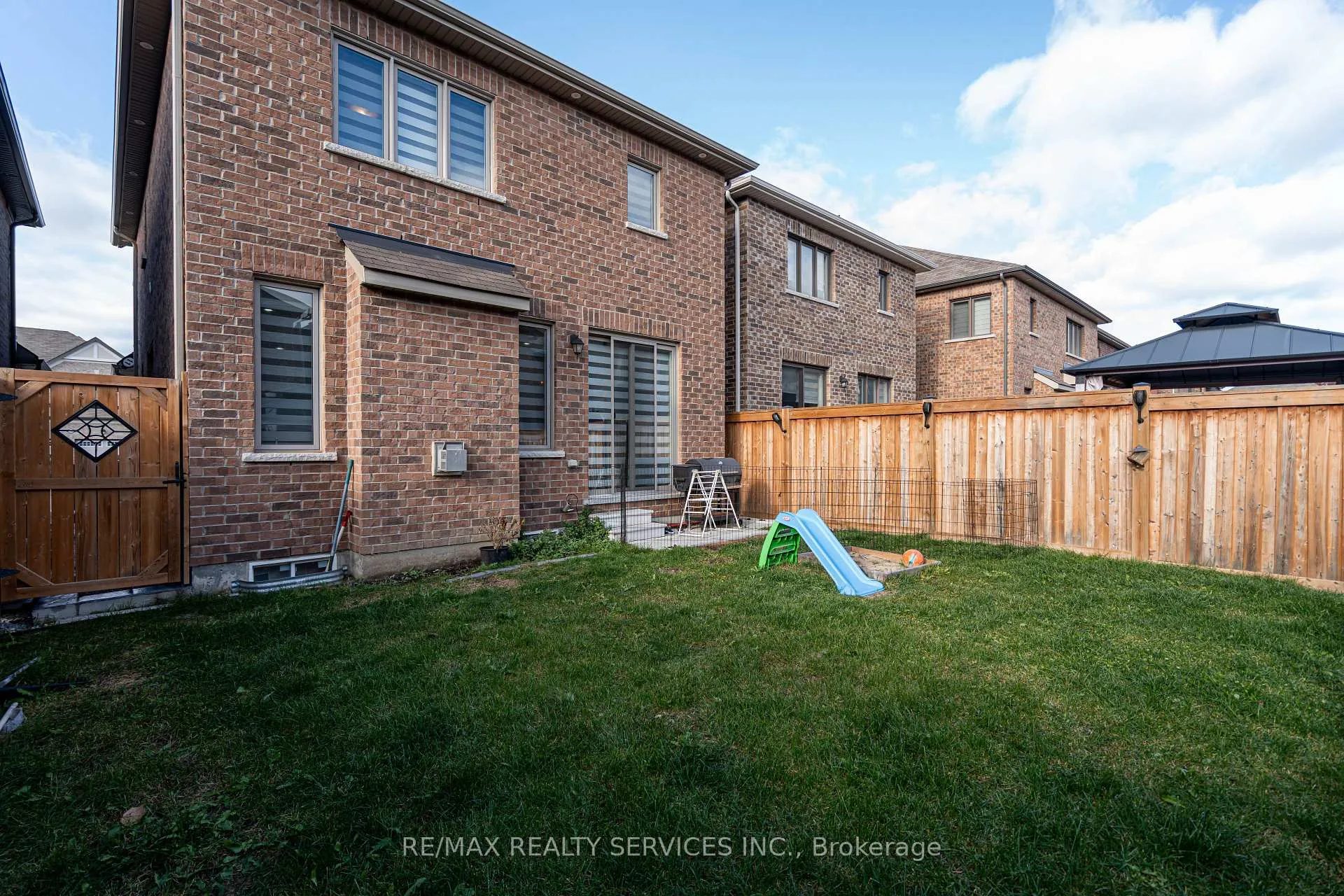Photo 49 of 11 Cyclone Trail, Brampton, Northwest Brampton — HOMEH