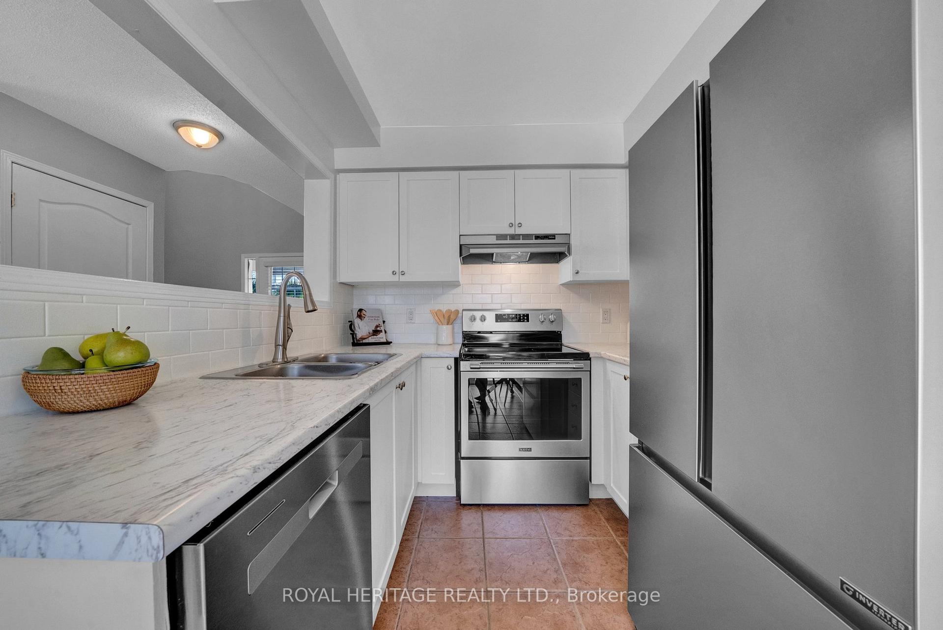 Photo 18 of 68 Brookhouse Drive, Clarington, Newcastle — HOMEH