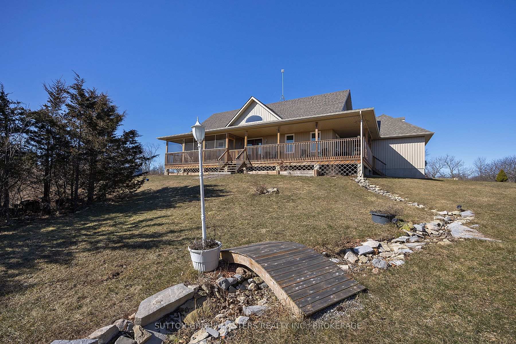 Photo 2 of 5382 Longswamp Road N, Frontenac, Frontenac South — HOMEH