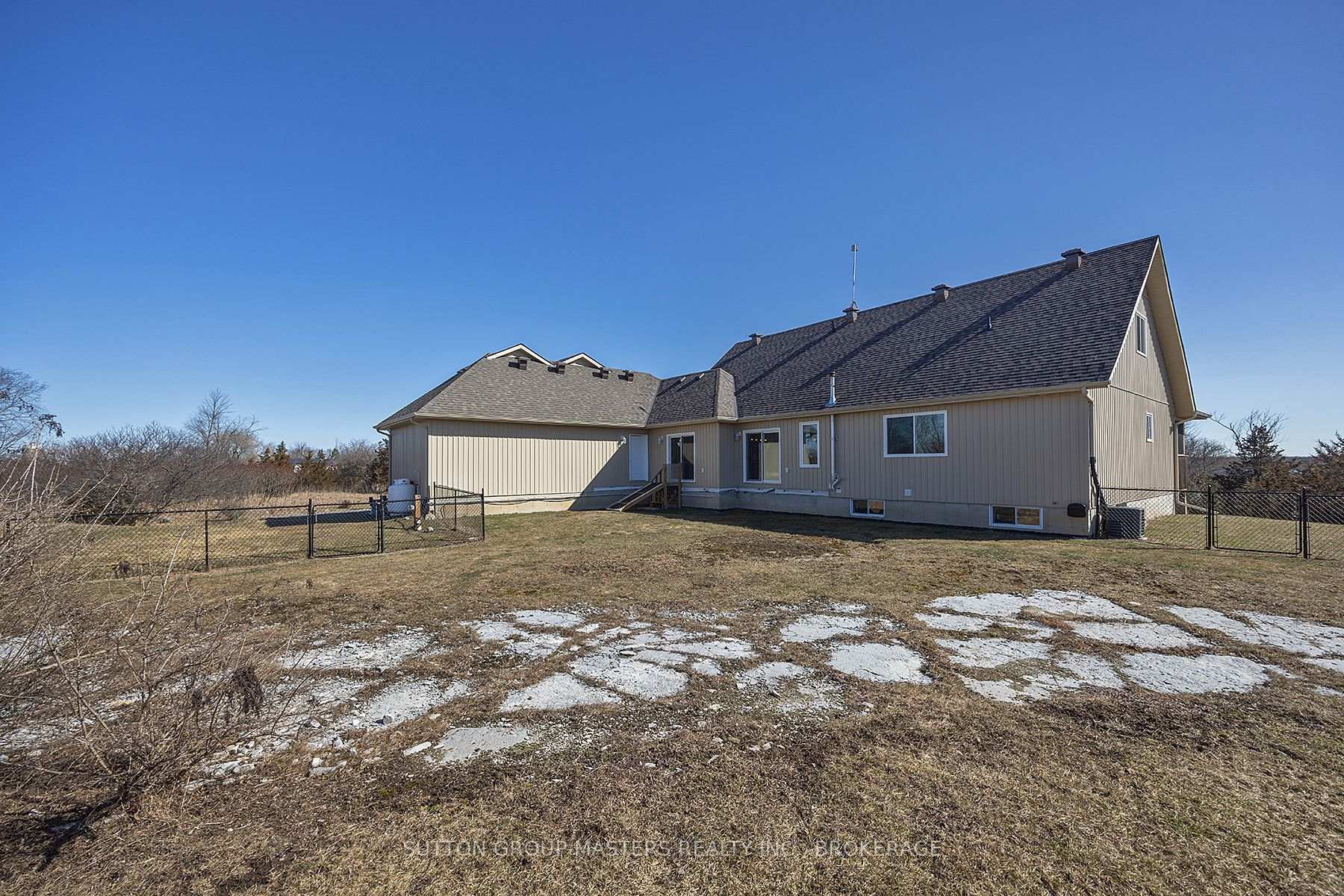 Photo 7 of 5382 Longswamp Road N, Frontenac, Frontenac South — HOMEH