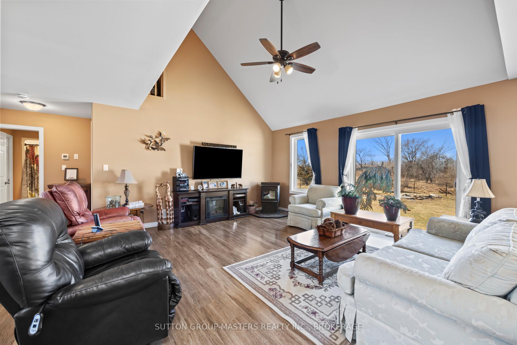 Photo 16 of 5382 Longswamp Road N, Frontenac, Frontenac South — HOMEH