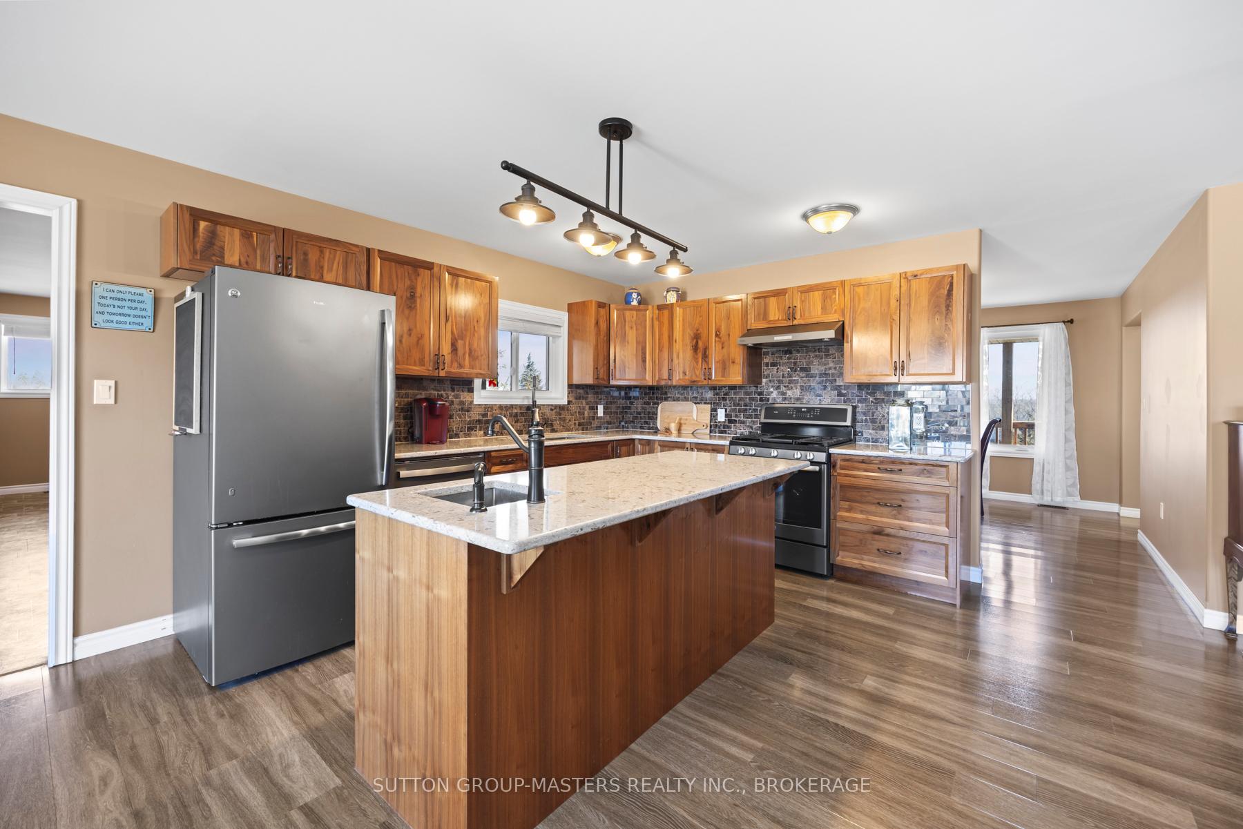 Photo 19 of 5382 Longswamp Road N, Frontenac, Frontenac South — HOMEH