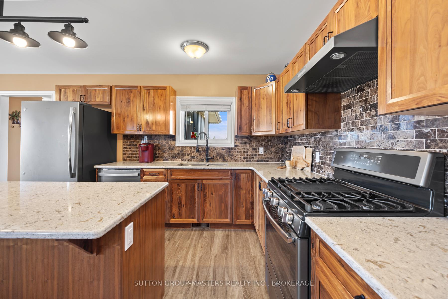 Photo 20 of 5382 Longswamp Road N, Frontenac, Frontenac South — HOMEH