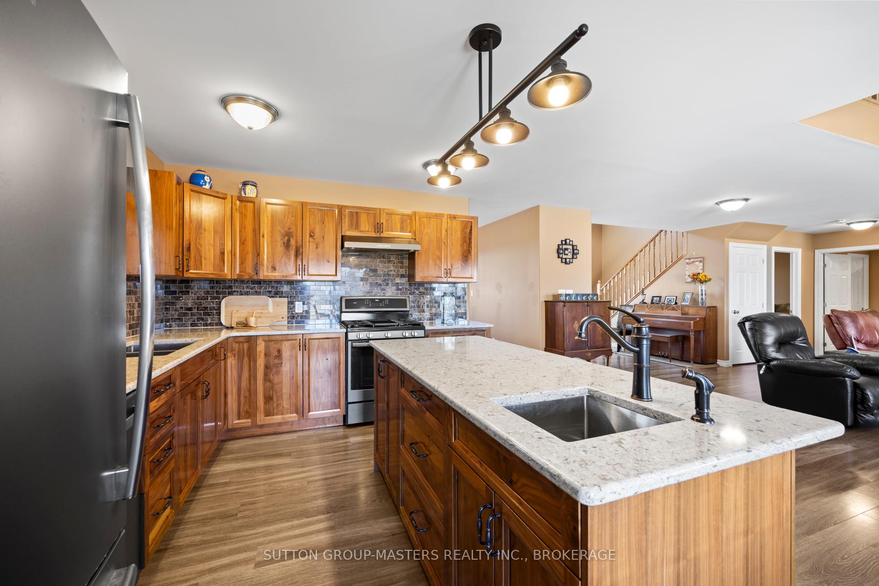 Photo 25 of 5382 Longswamp Road N, Frontenac, Frontenac South — HOMEH