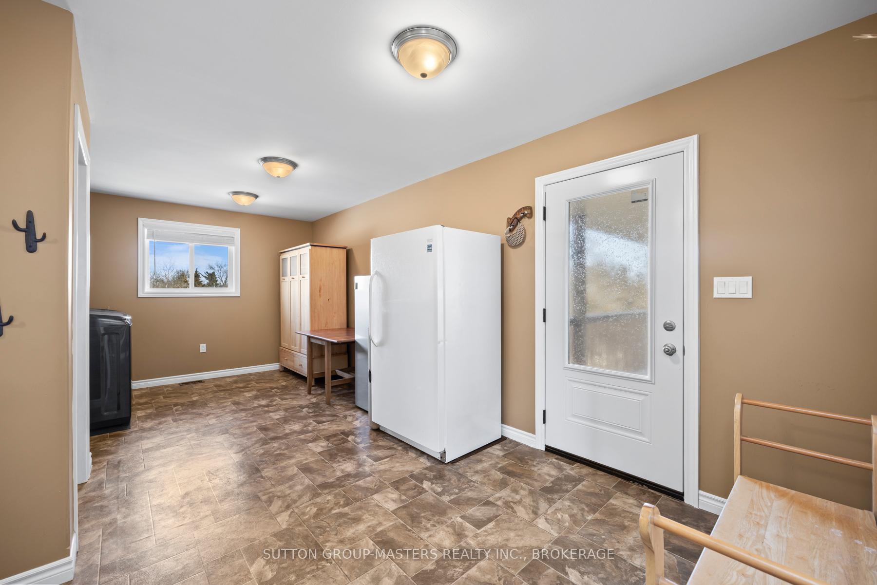 Photo 35 of 5382 Longswamp Road N, Frontenac, Frontenac South — HOMEH