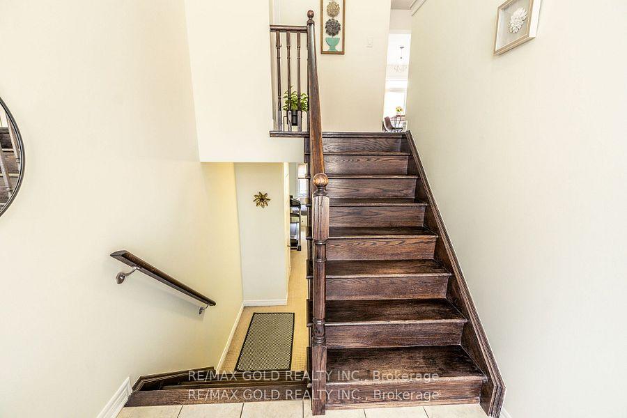 Photo 10 of 34 Rockbrook Trail, Brampton, Northwest Brampton — HOMEH