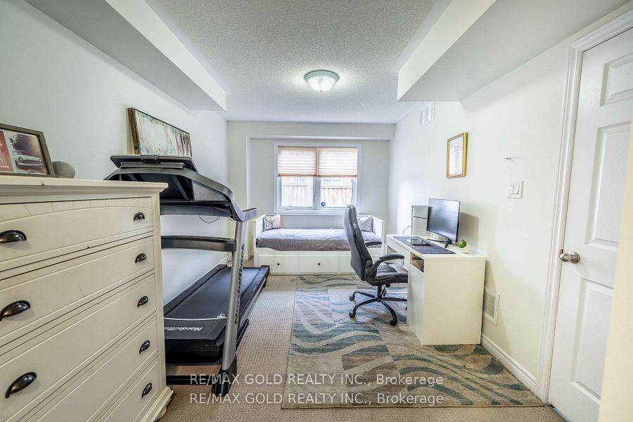 Photo 21 of 34 Rockbrook Trail, Brampton, Northwest Brampton — HOMEH