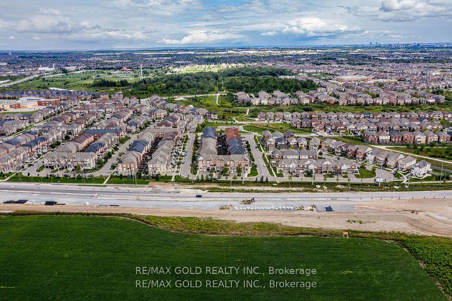 Photo 25 of 34 Rockbrook Trail, Brampton, Northwest Brampton — HOMEH