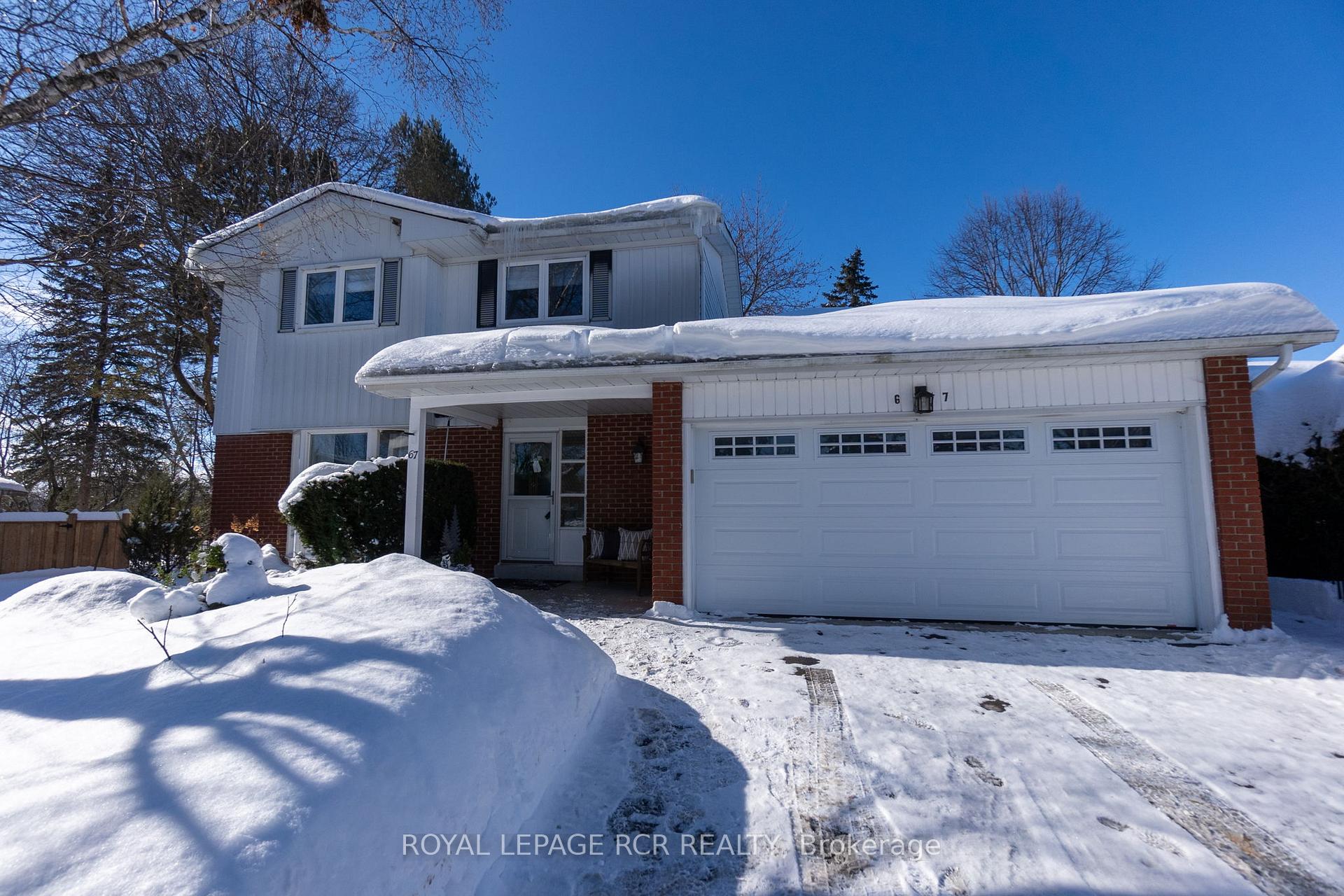 Front of 67 Birchview Crescent