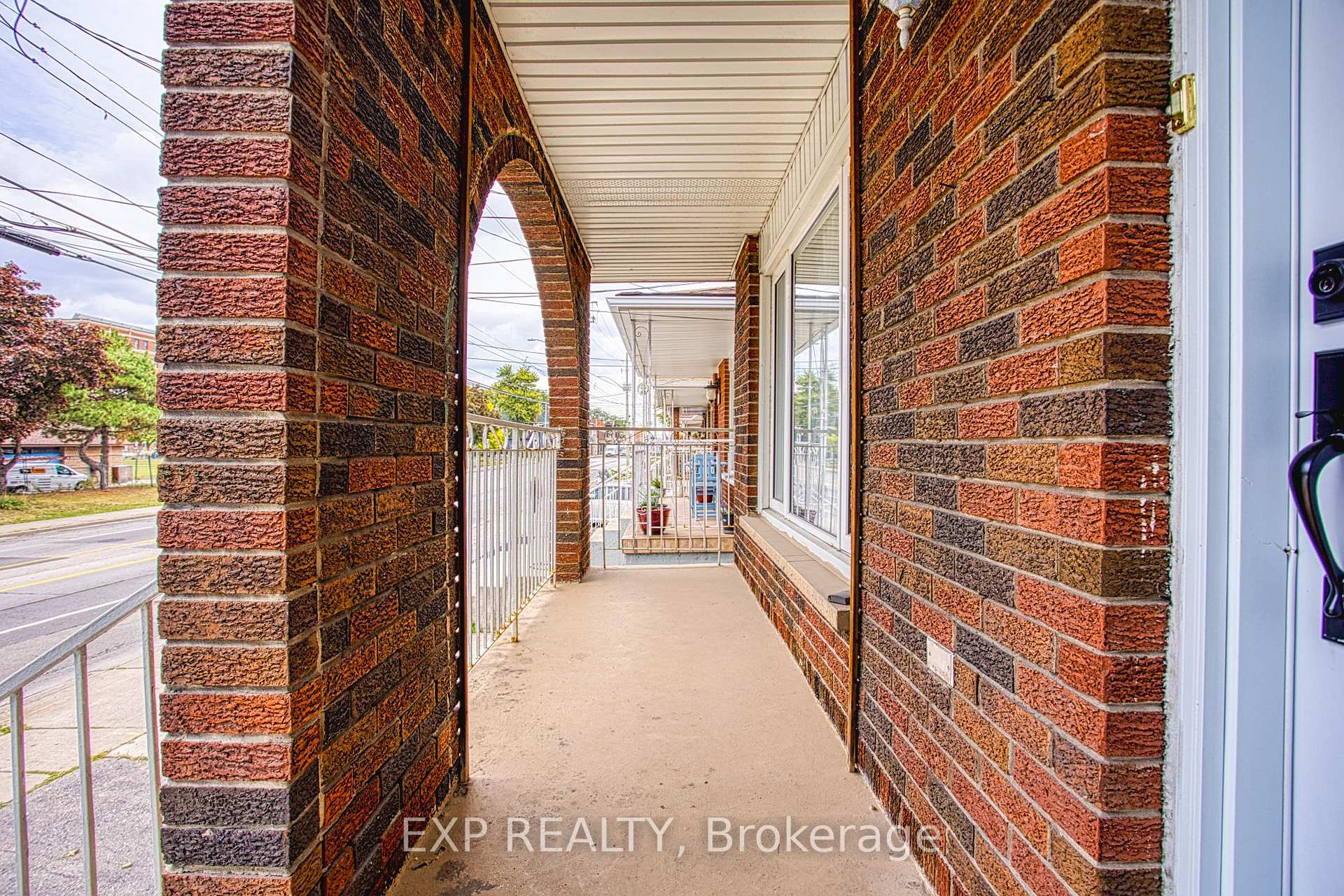Photo 5 of 488 Barton Street E, Hamilton, Gibson — HOMEH
