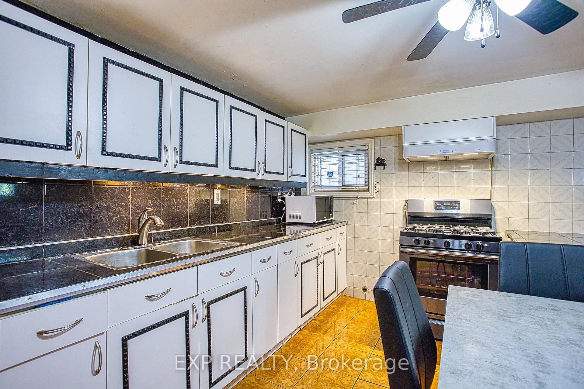 Photo 26 of 488 Barton Street E, Hamilton, Gibson — HOMEH