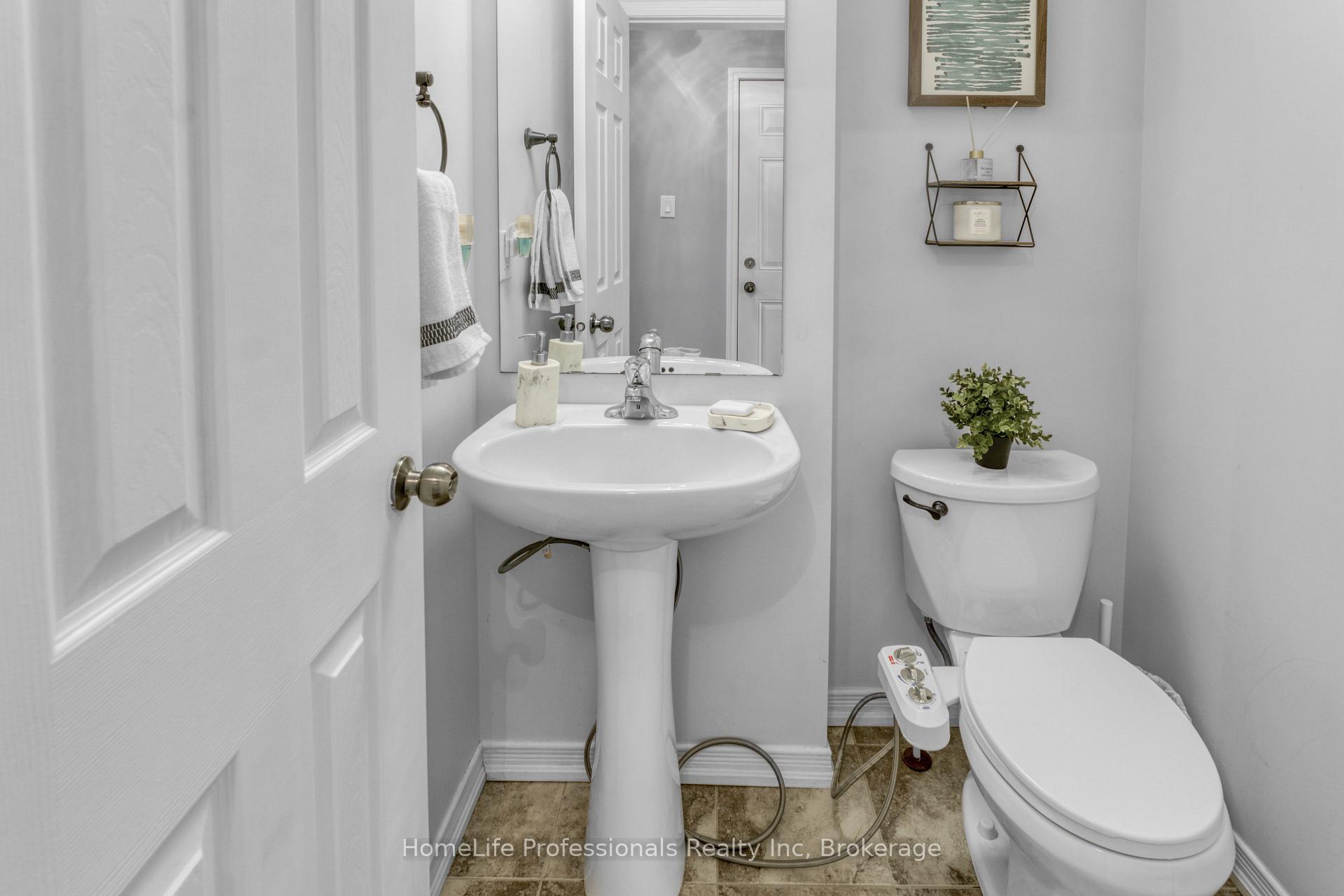 Photo 10 of 186 Whitwell Way, Hamilton, Binbrook — HOMEH