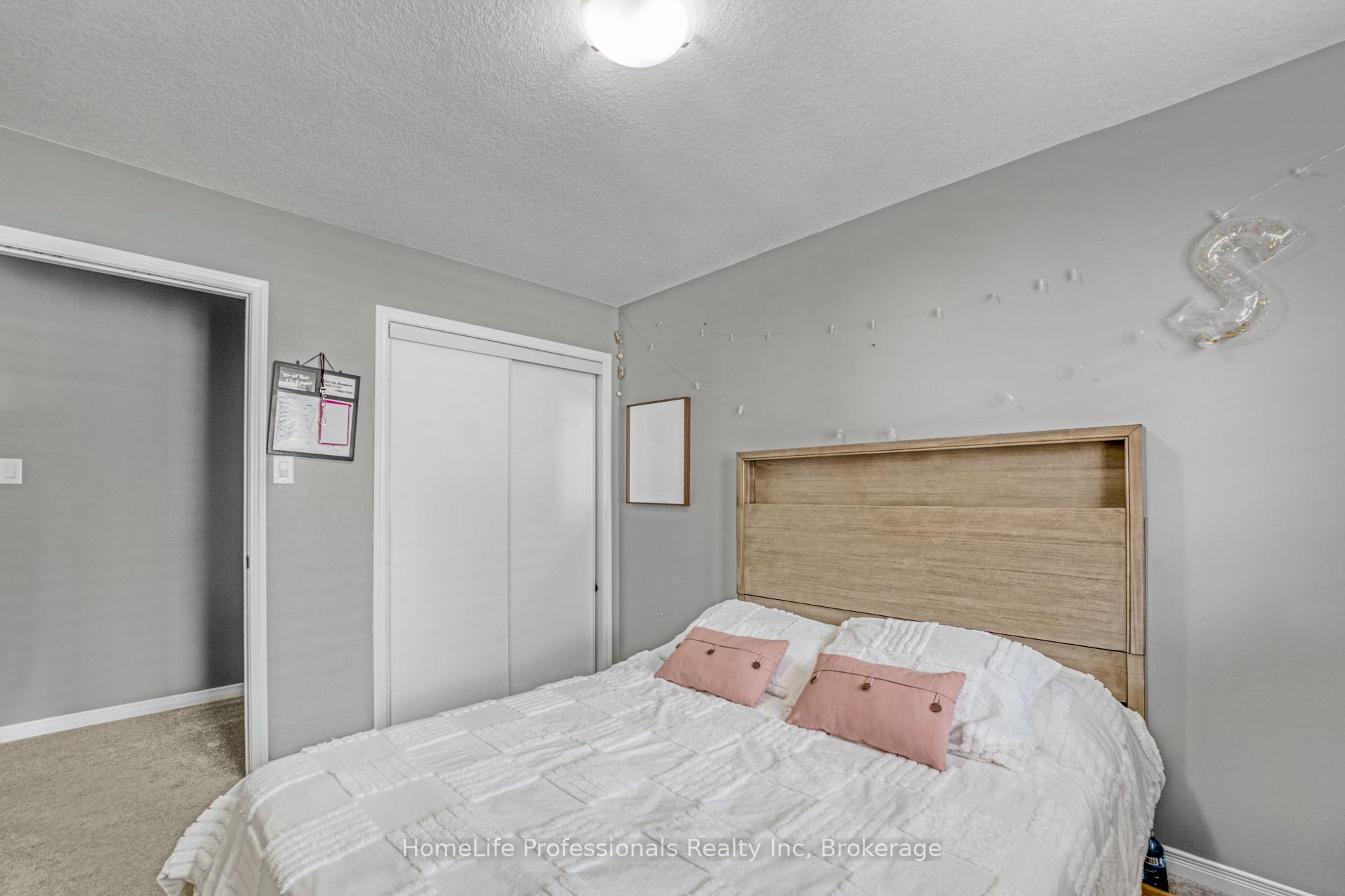 Photo 42 of 186 Whitwell Way, Hamilton, Binbrook — HOMEH