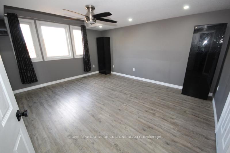 Photo 16 of 123 Kerwood Drive, Cambridge — HOMEH