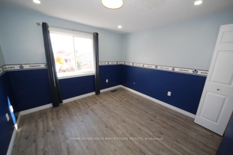 Photo 23 of 123 Kerwood Drive, Cambridge — HOMEH