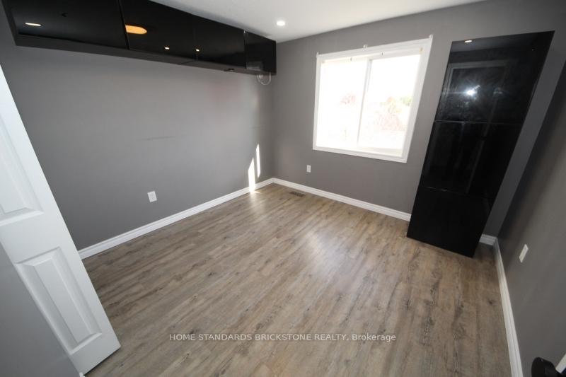 Photo 25 of 123 Kerwood Drive, Cambridge — HOMEH
