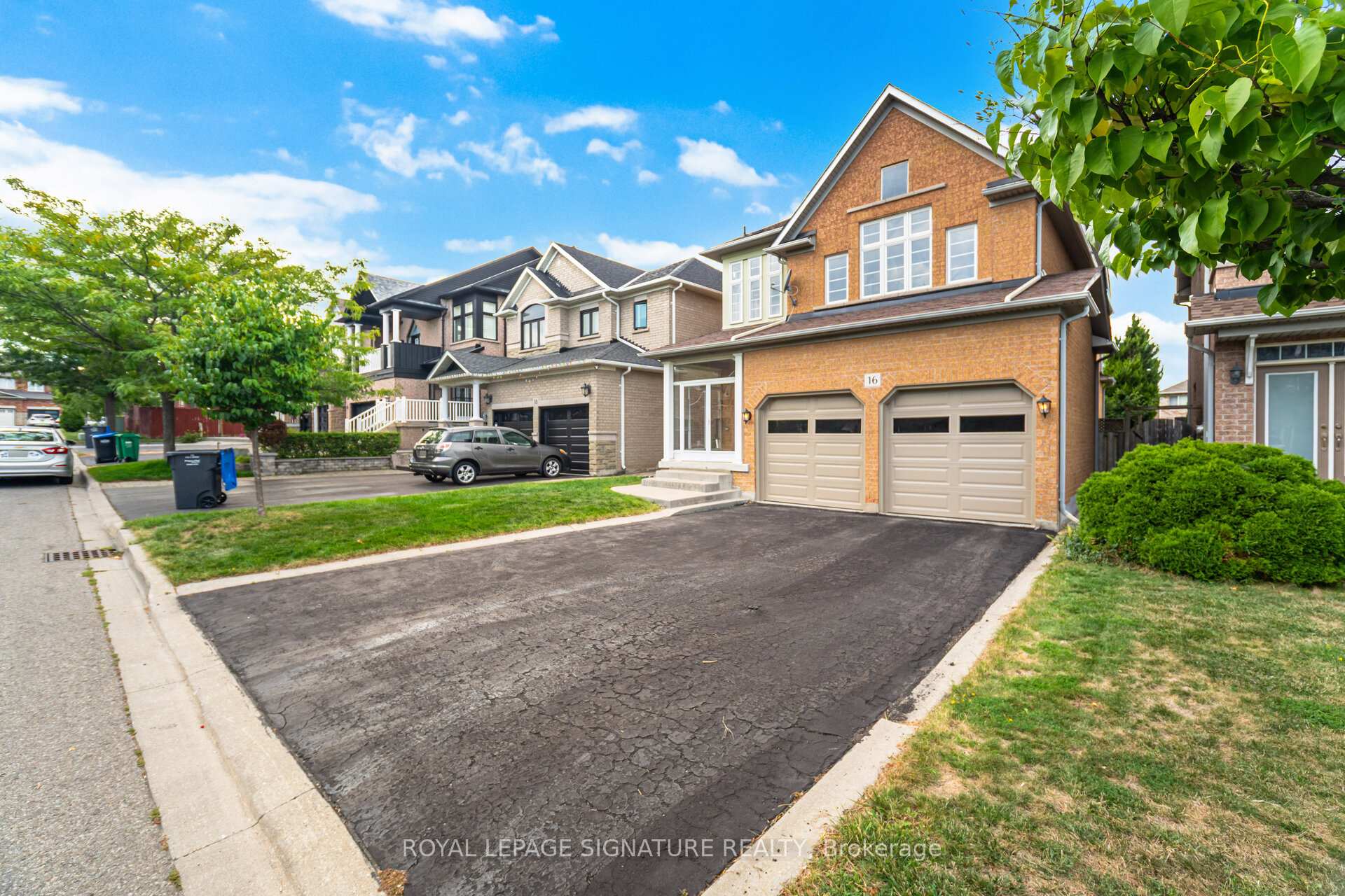 Photo 4 of 16 Aria Lane, Brampton, Bramalea North Industrial — HOMEH