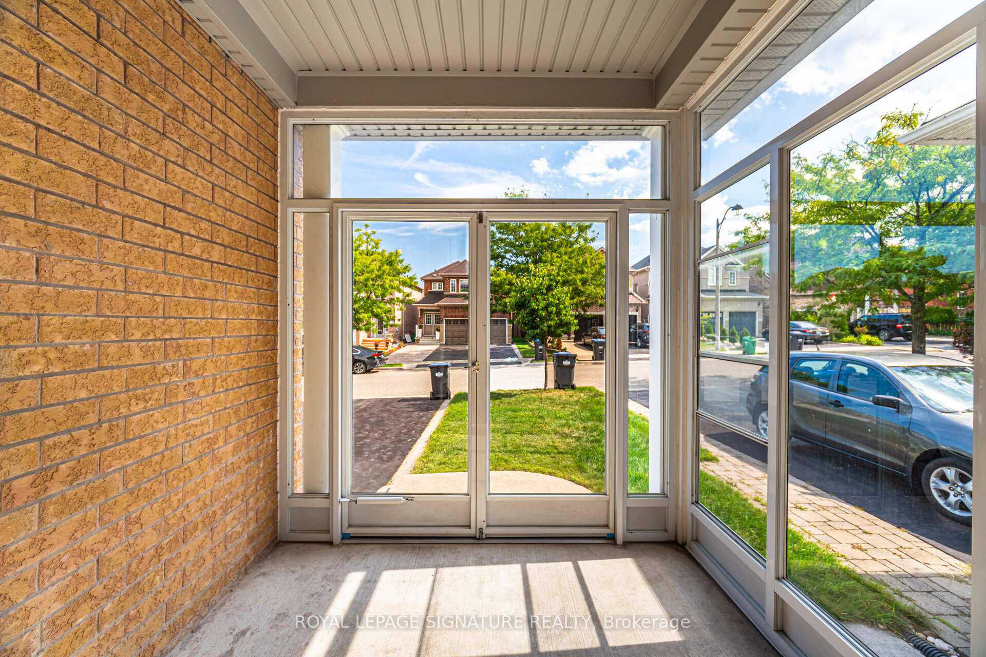 Photo 7 of 16 Aria Lane, Brampton, Bramalea North Industrial — HOMEH