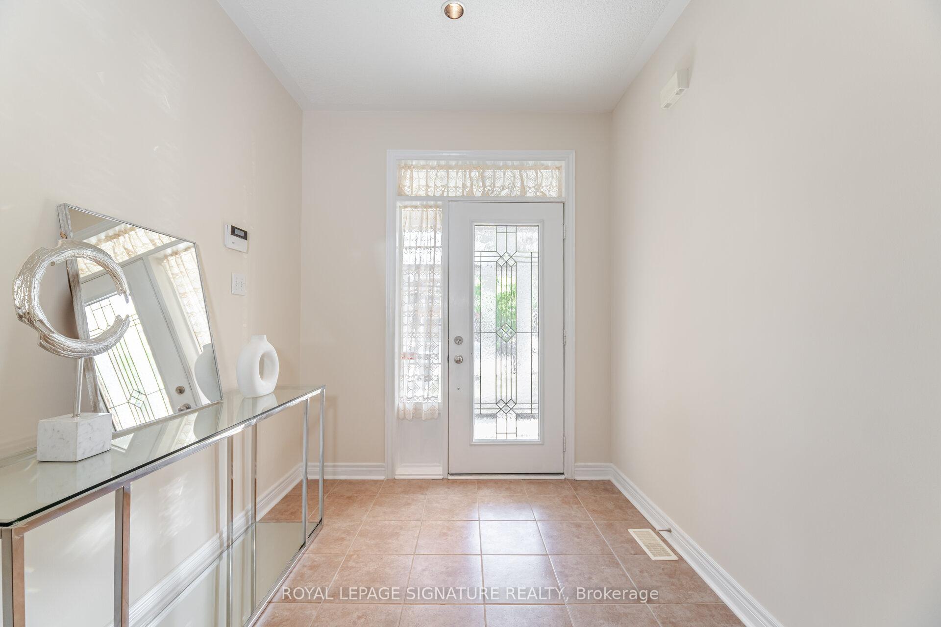 Photo 9 of 16 Aria Lane, Brampton, Bramalea North Industrial — HOMEH