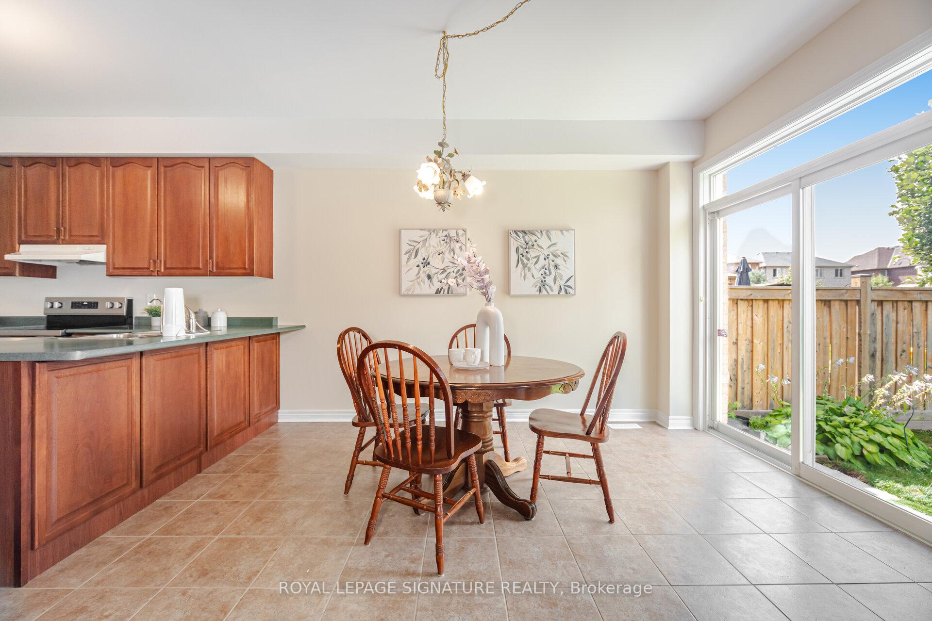 Photo 18 of 16 Aria Lane, Brampton, Bramalea North Industrial — HOMEH