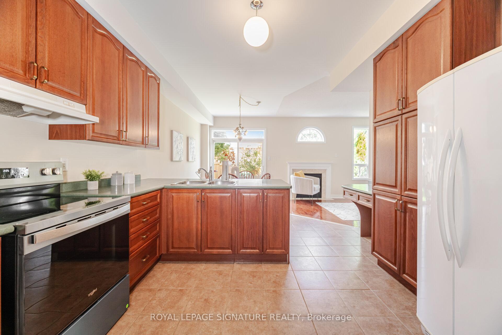 Photo 21 of 16 Aria Lane, Brampton, Bramalea North Industrial — HOMEH