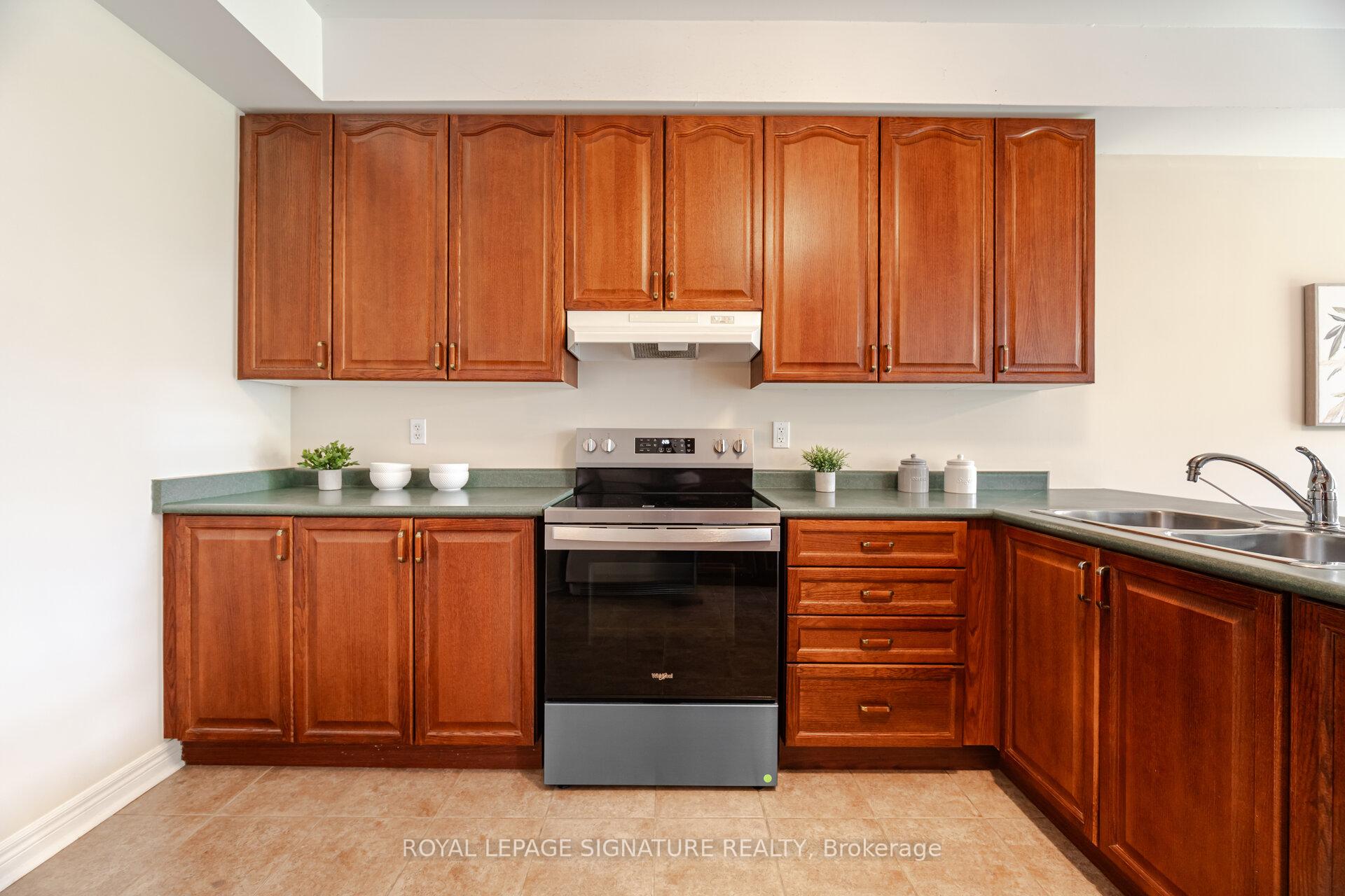 Photo 22 of 16 Aria Lane, Brampton, Bramalea North Industrial — HOMEH