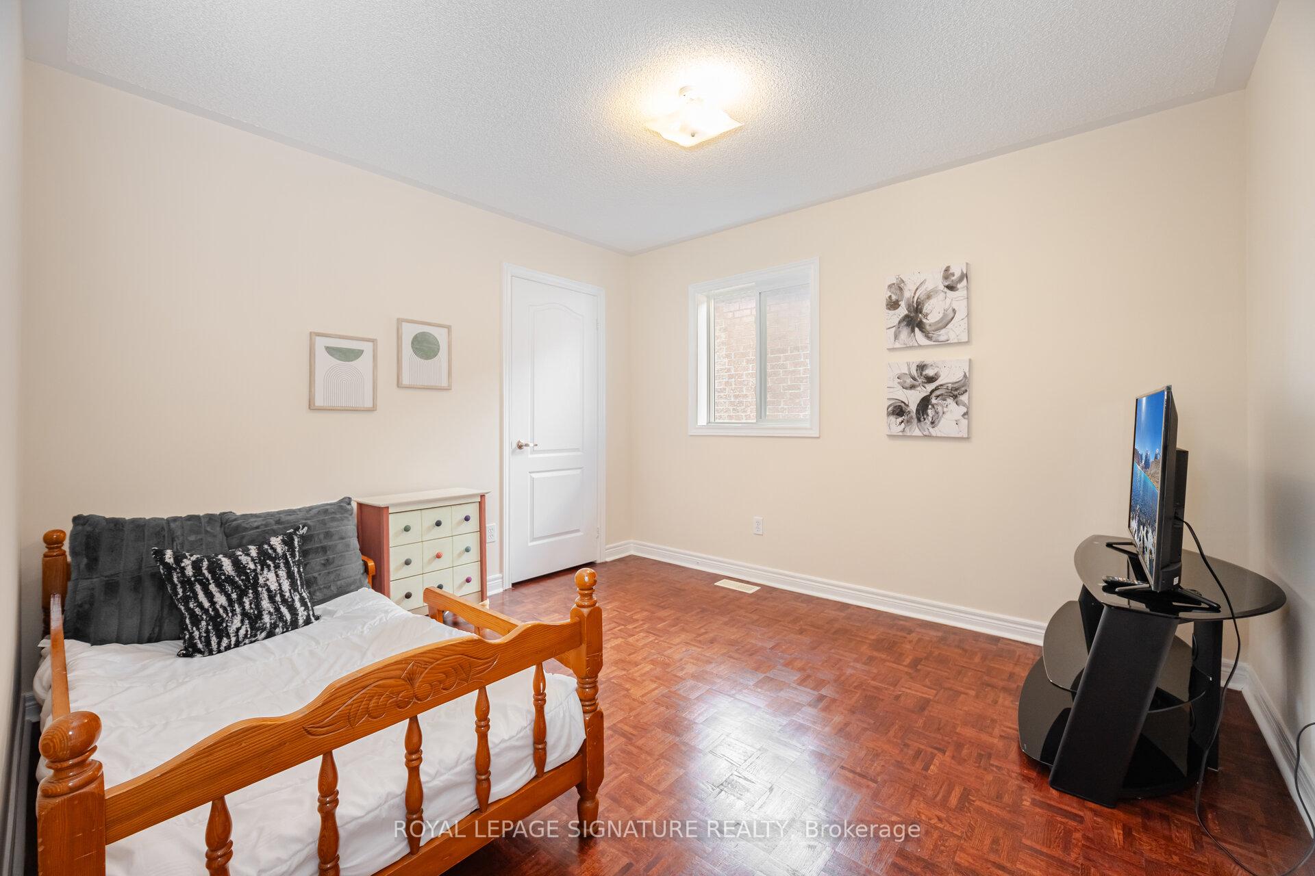Photo 36 of 16 Aria Lane, Brampton, Bramalea North Industrial — HOMEH